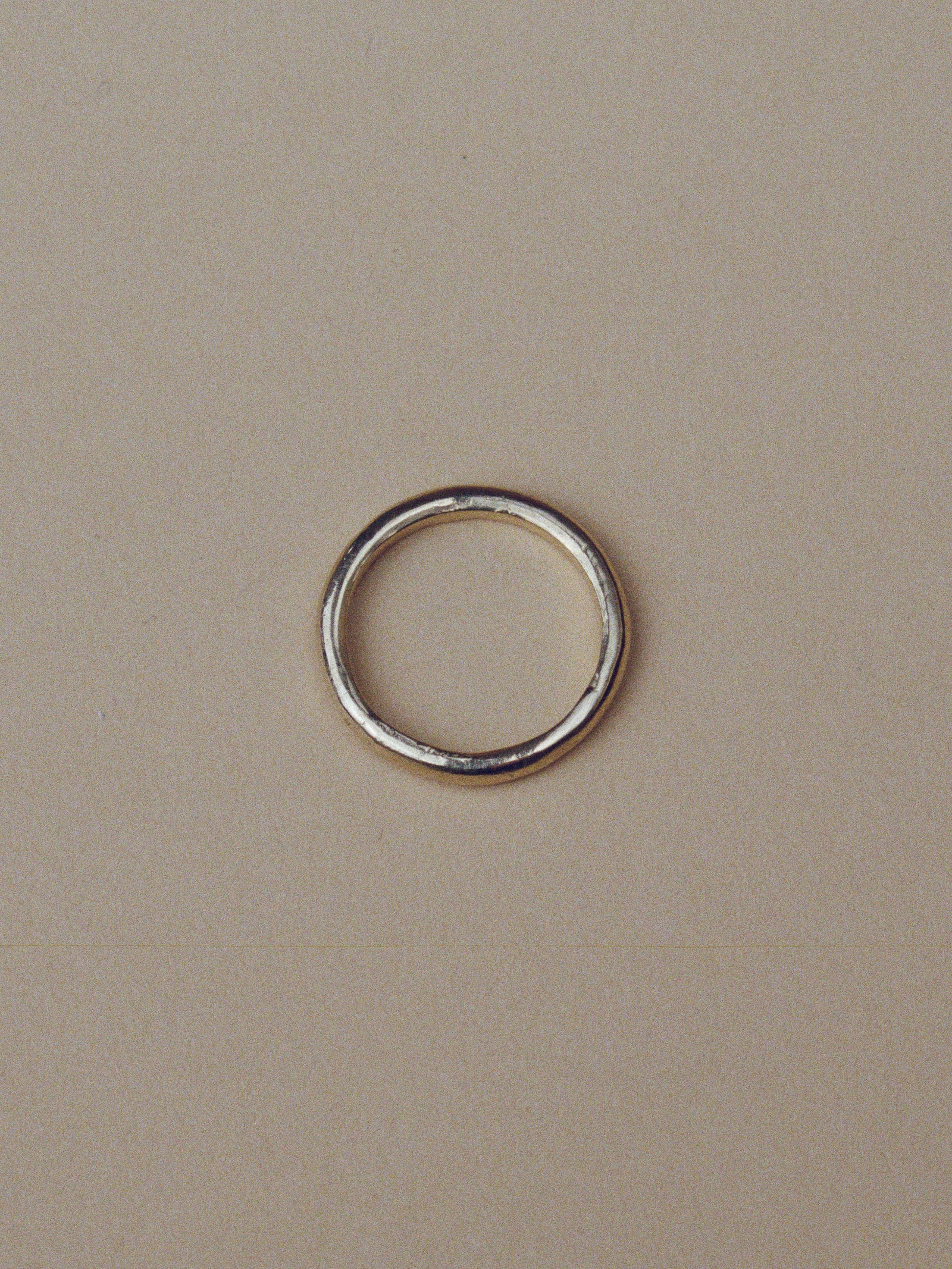 2.5mm wedding band