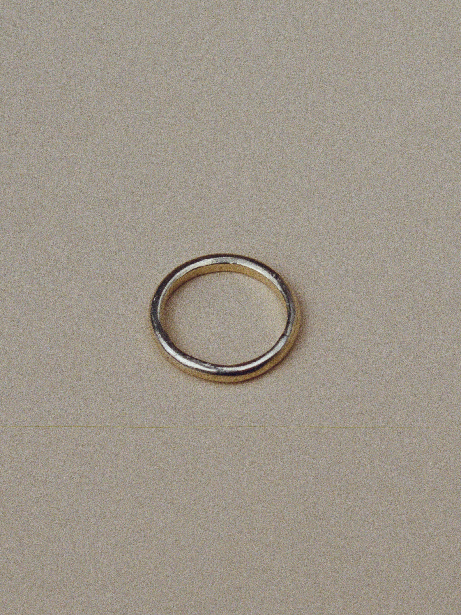 2.5mm wedding band