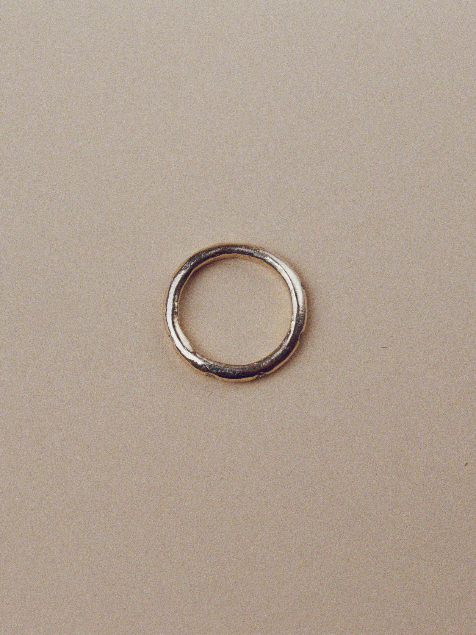 2.7mm wedding band with diamonds