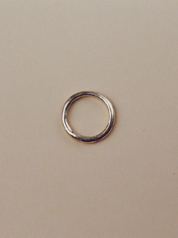 2.7mm wedding band with diamonds