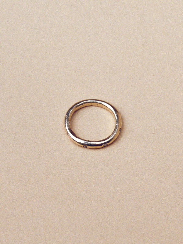 2.7mm wedding band with diamonds