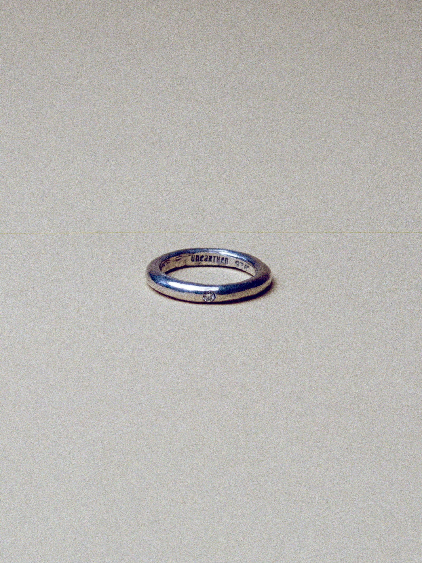 Rounded Band with Diamond