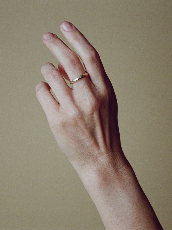 2.5mm wedding band