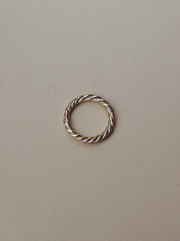 Twist band