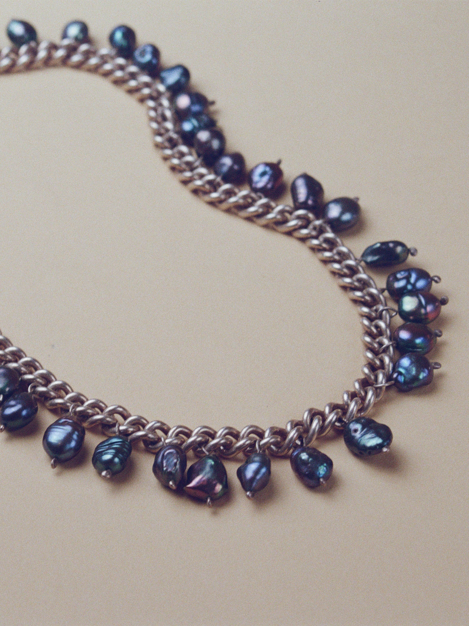 Black pearl curb chain necklace