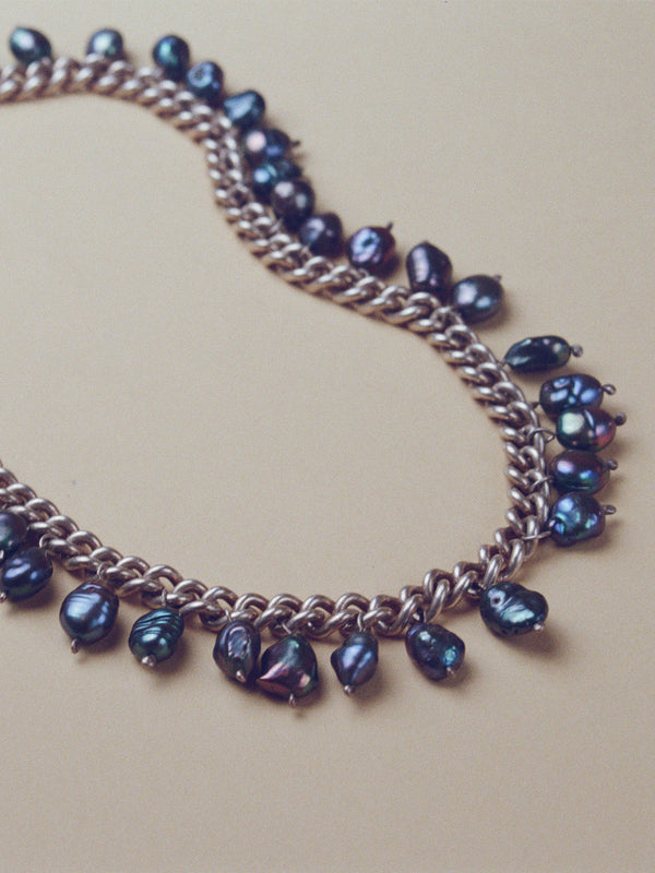 Black pearl curb chain necklace