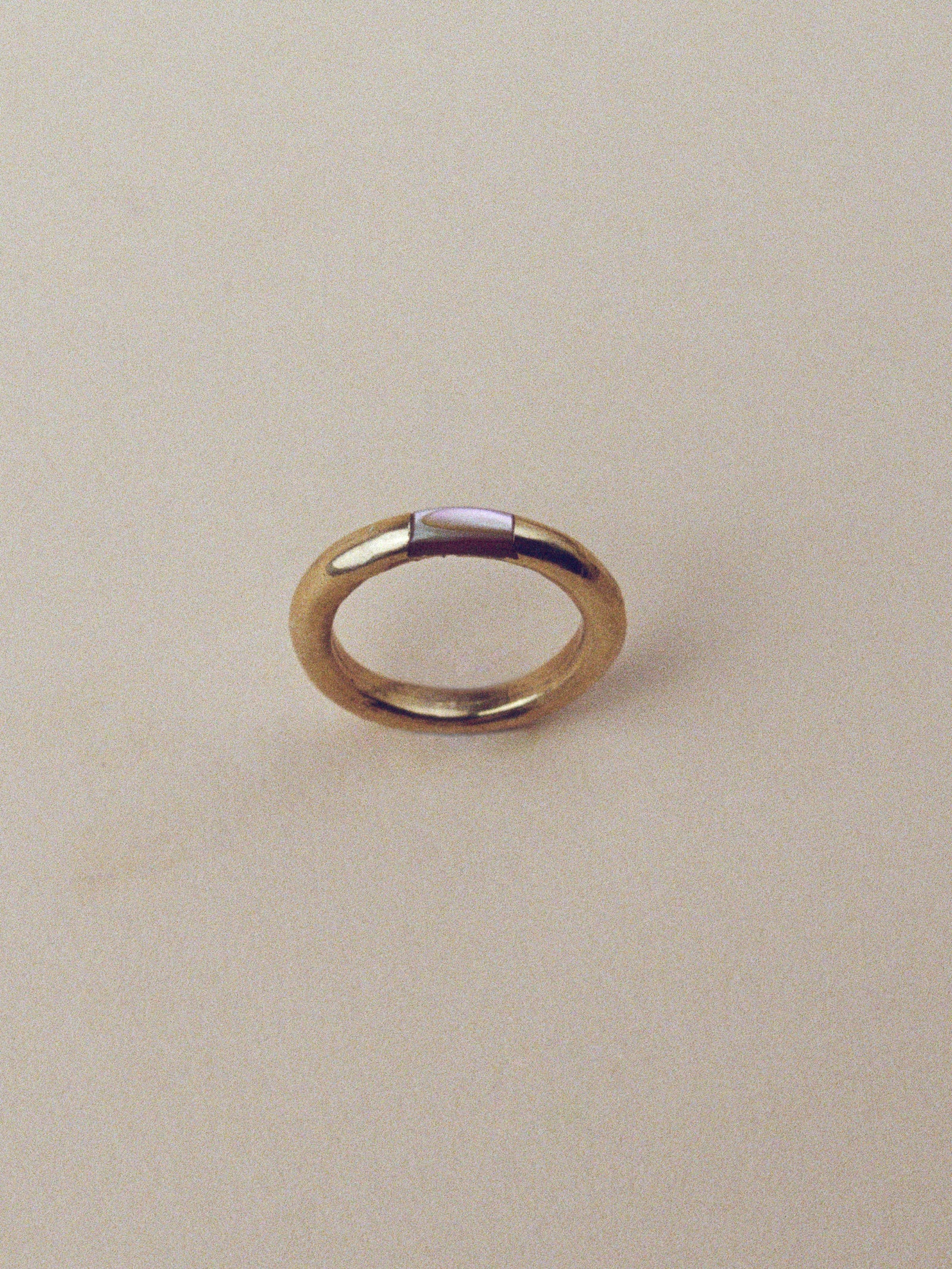 Rounded Band with Inlay