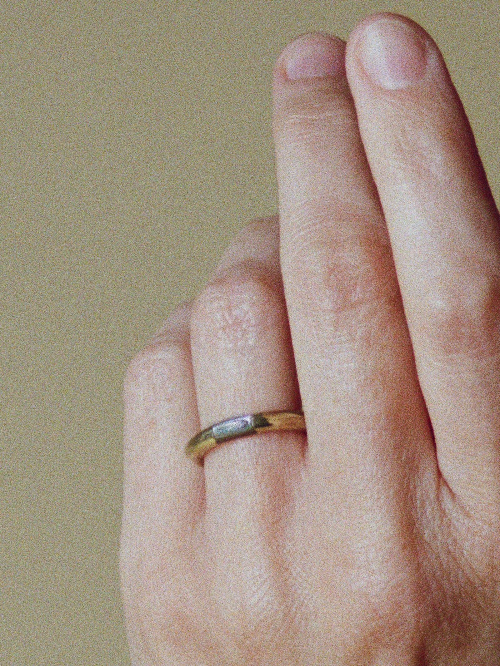 Rounded Band with Inlay