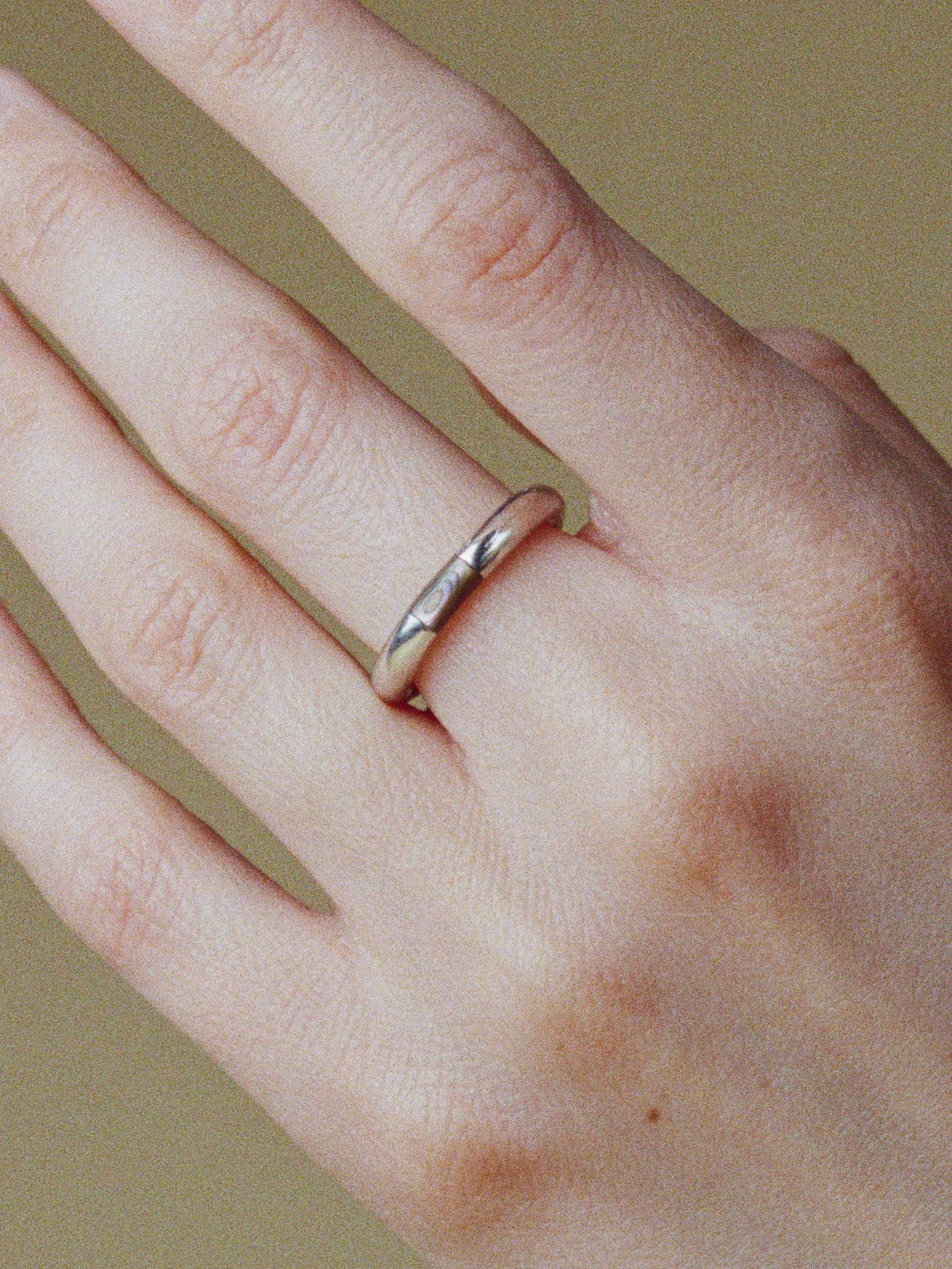 Rounded Band with Inlay