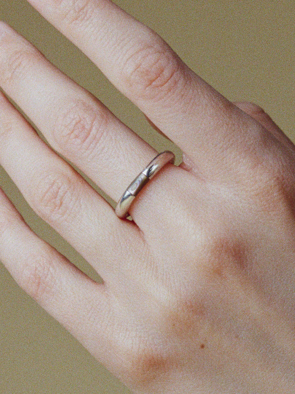 Rounded Band with Inlay