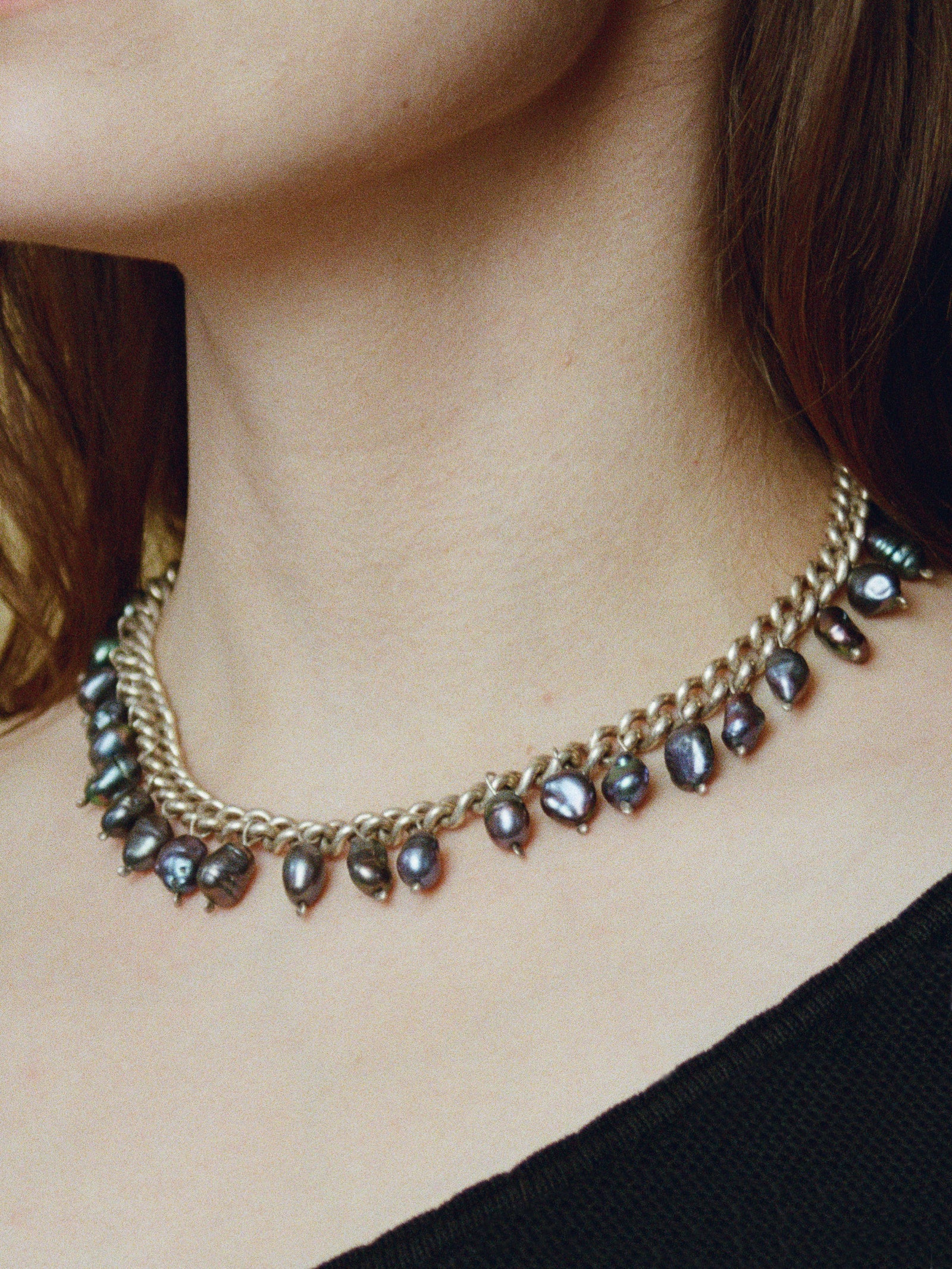 Black pearl curb chain necklace