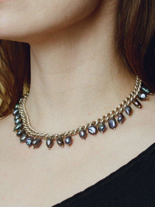Black pearl curb chain necklace