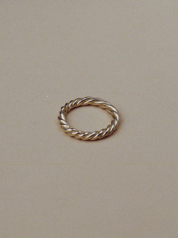 Twist band