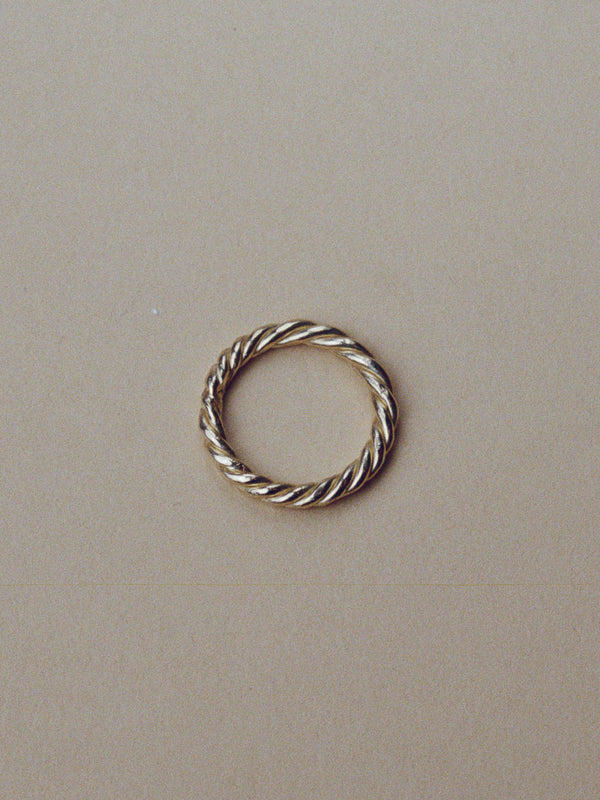 Twist band