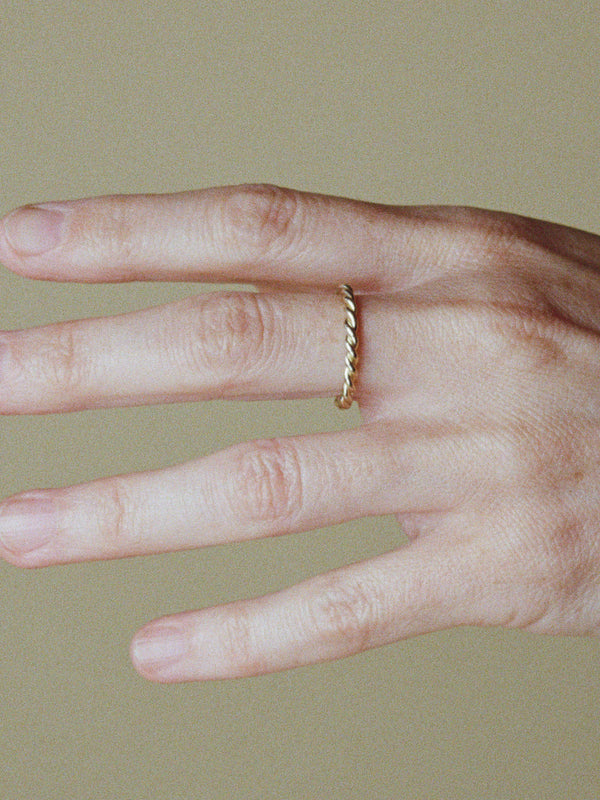 Thin Twist band